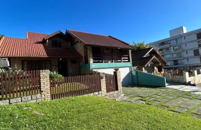 Casa com 4 quartos à venda na Rua Vergílio Ponciano, 102, João Paulo, Florianópolis