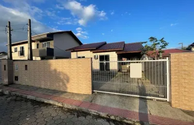 Casa com 3 quartos para alugar na Rua Fidélis Govoni, 840, Campeche, Florianópolis