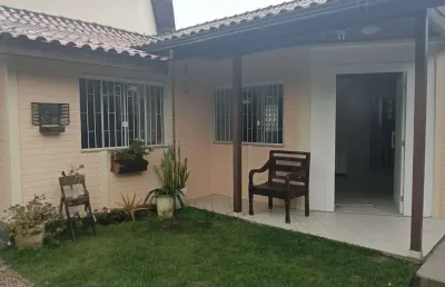 Casa com 3 quartos para alugar na Rua Brejaúna, 13, Itacorubi, Florianópolis