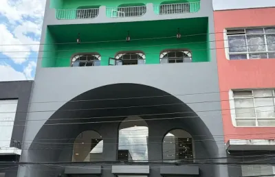 Imóvel comercial com 1990,89m² de área útil, em 437,50m² de área do terreno.