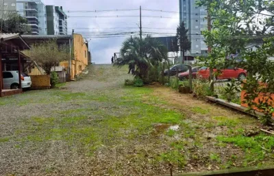 Amplo terreno para construção de prédio ou centro comercial