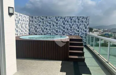 Cobertura duplex de 280m², próxima ao comércio e à praia