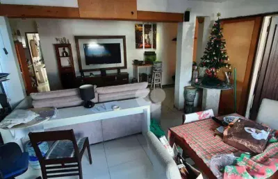 Cobertura 3 quartos  duplex, terraço e 2 vagas demarcadas.