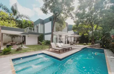 Magnífica casa em estilo contemporãneo em condominio de luxo no itanhangá com 630m² de área construída