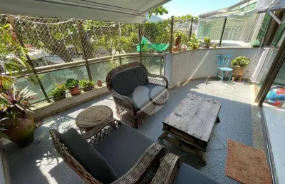 Lopes enjoy vende espetacular cobertura duplex 4 quartos sendo 3 suítes, 261 m2 , 3 vagas na escritura, vista para pedra da gávea.