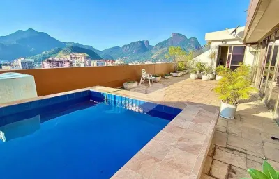 Cobertura com piscina, terraço, 4 quartos, suíte com closet, 2 vagas e infra no condomínio à venda, 275 m² por r$ 2.340.000 - barra da tijuca