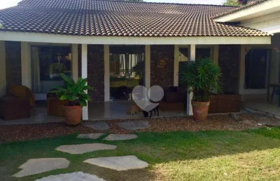 Linda casa linear no melhor condomínio da barra da tijuca!
