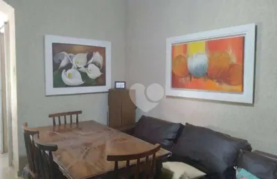 Grajau  2 quartos sala cachimbo planta diferenciada com vaga rua borda do mato.