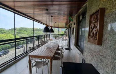 Lindo apartamento com 177 m² com vista indescritível , 3 quartos sendo 2 suítes, ampla sala para 3 ambientes, varandão, 2 vagas
