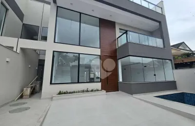 Condomínio bothanica nature - casa triplex em projeto contemporâneo e recém construída de 4 quartos com 3 suítes. recreio dos bandeirantes/rj.