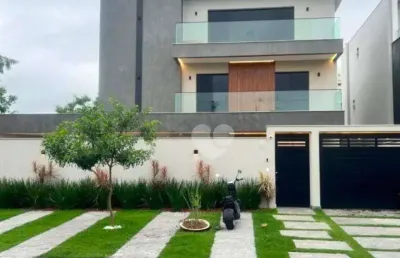 Maravilhosa casa com 3 suítes e lazer privativo no recreio