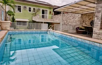 Casa 4 quartos com piscina em condomínio fechado à venda na taquara, 331 m² por r$ 1.100.000