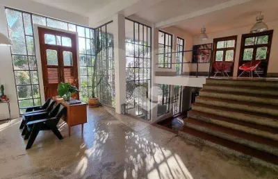 Casa à venda no itanhangá com 4 quartos, 2 suítes e vista deslumbrante para as montanhas