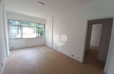 Apartamento com dois quartos na rua pompeu loureiro perto do metrô do cantagalo