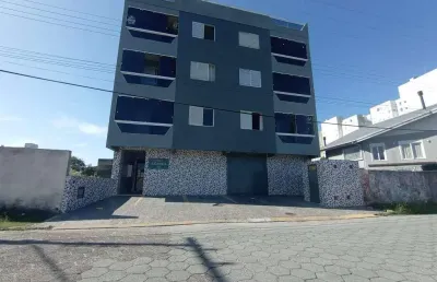 Residencial atlantis: apartamento próximo a beira mar na praia do mar grosso.
possui 2 dormitórios, sala,cozinha, lavandeira e banheiro.
1 vaga de garagem.
analisa permuta por imoveis de menor valor e