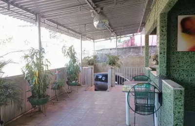 Duas casas  germinadas  aceita financiamento bancário