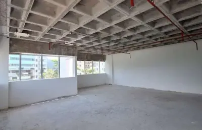Barra da tijuca: sala comercial ampla de 121 m² – oportunidade única!