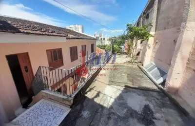 Casa de vila com 112 m + 30 m de quintal totalizando uns 140 m