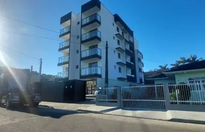 Apartamento amplo com 3 sacadas no iririu – 1 suíte + 1 dormitório

para quem busca conforto, localização estratégica e um ótimo acabamento!

este apartamento está localizado em rua lateral da guaira,