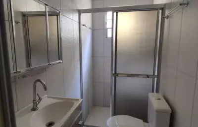 Casa com 2 quartos à venda na estrada do guatambu, vila silviânia, carapicuíba por r$ 495.000