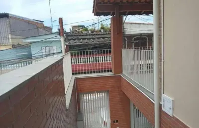 Localizado no bairro jardim ana estela, em carapicuíba, este sobrado é a opção ideal para quem busca conforto e praticidade. com entrada a partir de 45 mil e parcelas a partir de 1200 reais, você pode