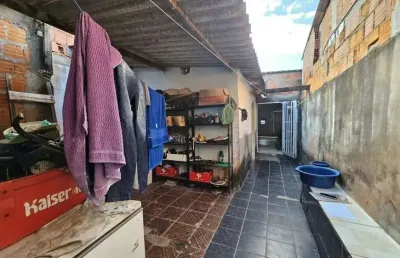 Casa à venda – r. oite – jardim lucélia – são paulo 

 cep: 04852-210

 oportunidade imperdível para você que busca espaço e conforto!

 150 m²
️ 3 quartos
 1 banheiro

 ampla metragem para toda a fam