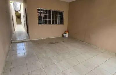 Casa na vila mascote!

excelente localização – próximo à smart fit

 destaques:

· 2 quartos
· 1 banheiro
· área de serviço espaçosa
· 2 vagas de garagem
· ambiente aconchegante!

 aceita fgts
 entrad