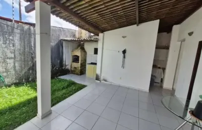 Sobrado a venda - localizado na rua casa dou mouros, em  socorro

ótima oportunidade para sair do aluguel 

 3 dormitórios 
 1 banheiros
 1 vaga de garagem
 lavanderia
