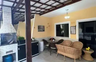 Localizada no bairro jardim das flores, em osasco, esta casa exclusiva é perfeita para quem busca conforto e praticidade. com 3 dormitórios, ela está completa em todos os detalhes, pronta para receber