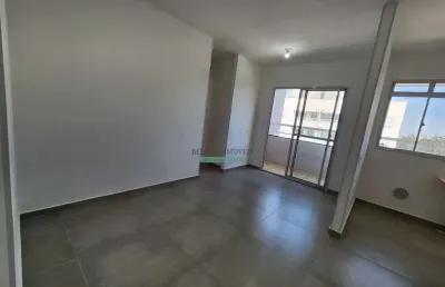 Apartamento com 3 quartos para alugar na armando mariano de pontes, 10, vila rio branco, jundiaí por r$ 2.000