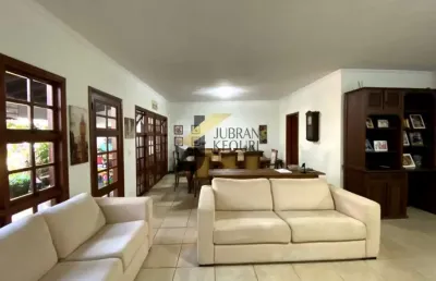 Casa térrea comercial/residencial à venda no jardim paraíso com 3 suítes (1 máster com closet e hidro), e garagem para vários carros.