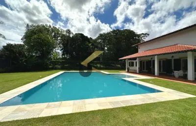 Casa térrea de alto padrão a venda no gramado, 4 suítes com closet e garagem para mais de 15 carros