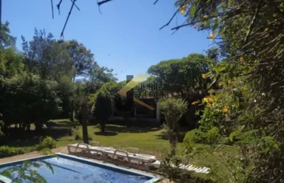 Chácara à venda em hortolândia com1000 m2 plana, sobrado de 120m2 conceito aberto. quartos mezaninos de alvenaria, 2 banheiros.lazer.paisagismo.