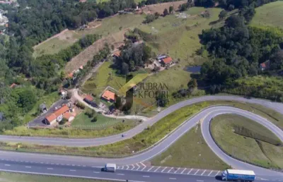 Sítio à venda itatiba 68.000 m2, na beira da d. pedro, 6 casas , água de mina; rancho, paiol. sabesp próxima com expansão da rede.