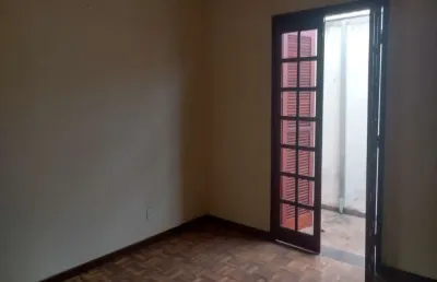 Casa com 4 quartos à venda na avenida diogo álvares, 1316, parque são quirino, campinas por r$ 800.000