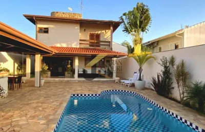 Casa à venda no san conrado, com 318 m² de construção e 480 m² de terreno.