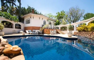 Casa térrea  em condomínio  à venda  em valinhos, com 5 dormitórios (3 suítes), piscina e lazer comum de um verdadeiro clube.