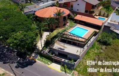 Casa à venda , serra negra -sp. casa com 4 suítes (1 máster ),sala de cinema/boate. academia , salão de jogos,  sauna ,piscina ,quadra,  área gourmet