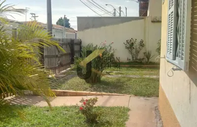 Casa à venda . nova campinas . campinas.  a casa tem  3 quartos um banheiro área construída 80 m² um barracão de perfilado de 100m² terreno de 307 m²