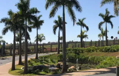 Terreno à venda em condomínio no entreverdes em  sousas, com 1.630 m2, pequeno aclive. local belíssimo, com muito verde, lazer completo.