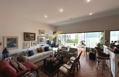 Casa á venda em condomínio na região do gramado - campinas, com 4 suítes, lazer privativo e garagem para 4 carros.
