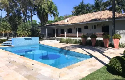 Casa à venda em condominio na região do gramado com 6 suites  se você procura uma casa que ofereça espaço, conforto e sofisticação? então essa é a oportunidade perfeita para você! temos o prazer de ap