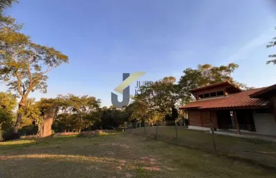 Chácara à venda, jaguariúna-sp.  chácaras santo antônio. com 2 dormitórios (1 suíte ), sala , cozinha, 2 banheiros, 2 vagas. casa de caseiro.