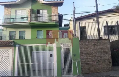 Ótimo sobrado, 3...sendo 1  suítes... 2 dormitórios com armários planejados