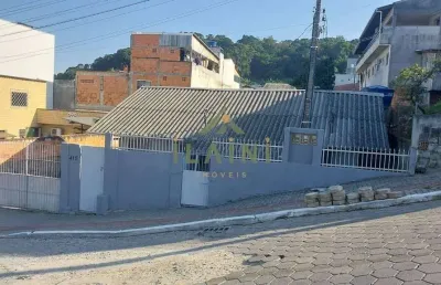 Terreno com casas á venda no bairro taboleiro em camboriú sc, avalia permuta parcial!