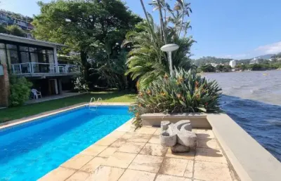 Casa residencial de 5 dorms no bairro saco dos limões
