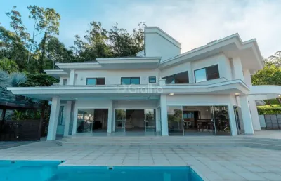 Casa de 477m² com 7 quartos sendo 4 suítes na carvoeira