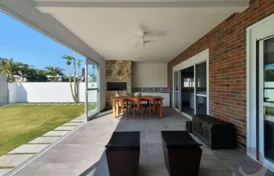 Casa residencial de 3 dorms no bairro morro das pedras
