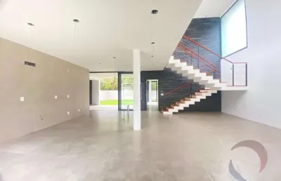 Casa residencial de 4 dorms no bairro ribeirao da ilha