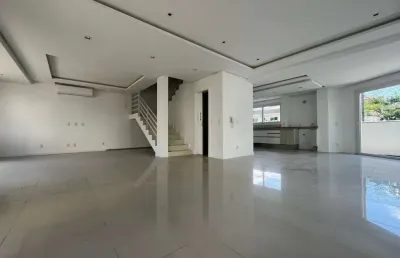 Linda casa residencial com 4 suítes na lagoa da conceição